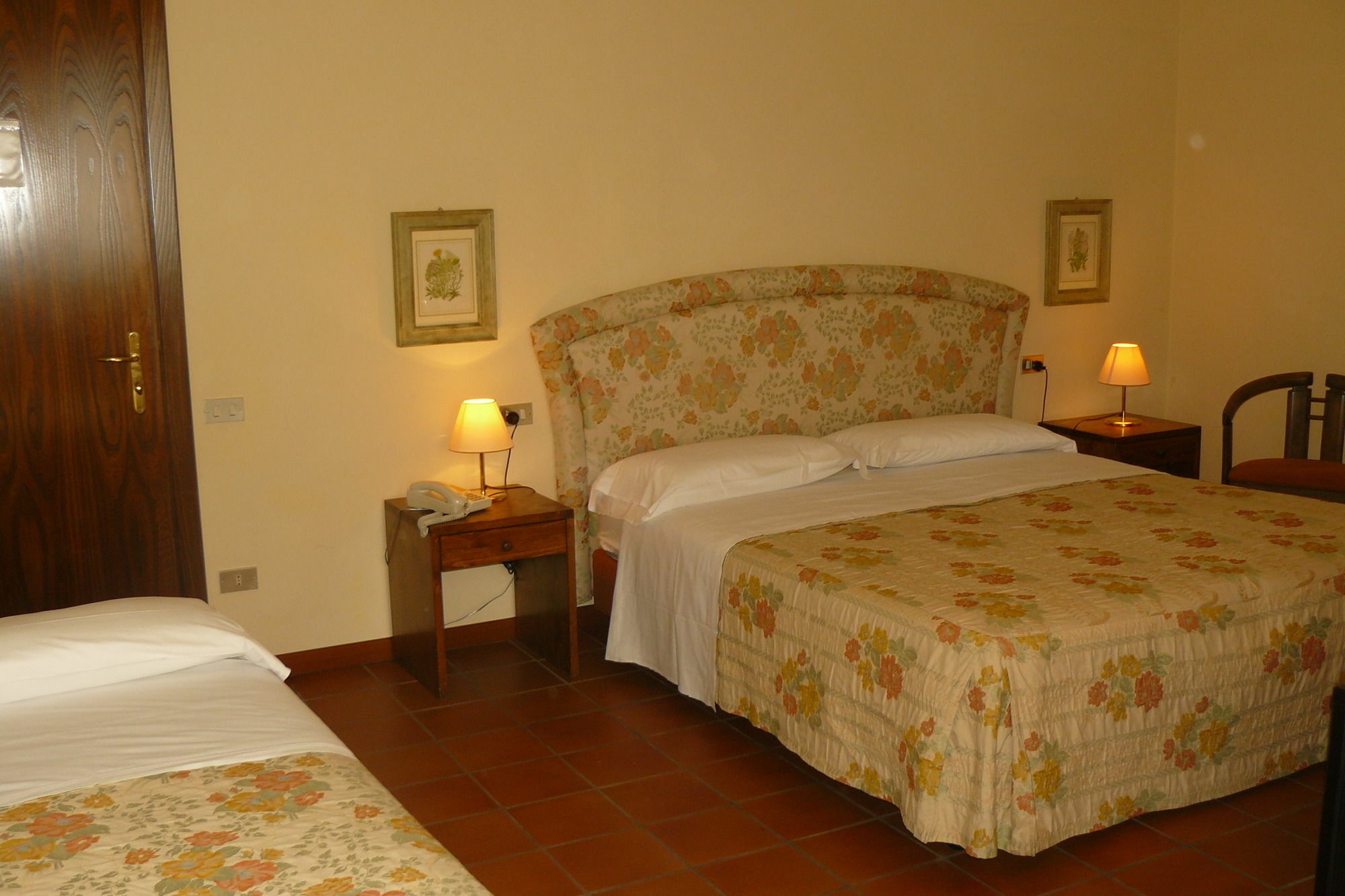 Hotel La Rocca Gubbio Exterior photo
