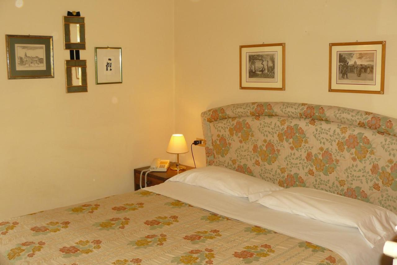 Hotel La Rocca Gubbio Room photo